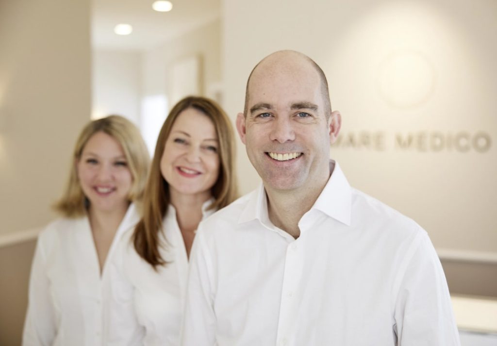 Dr. med. Dennis Völker und das Mare Medico Team